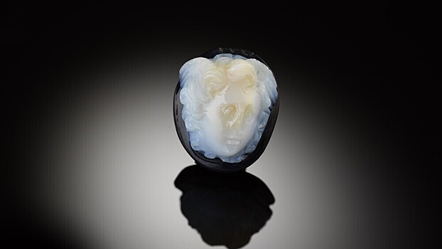 В Альпах обнаружили 2000-летний драгоценный камень с ликом Медузы