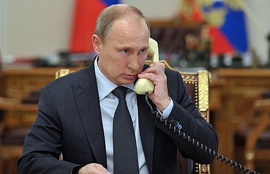 Стало известно, чей звонок отвлек Путина от Совета по культуре