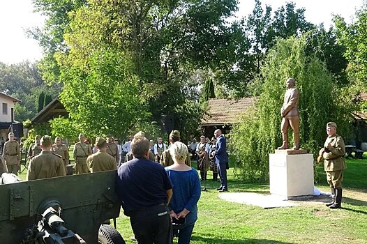 В Словакии открыли памятник советскому маршалу Родиону Малиновскому