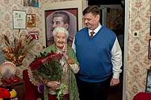 Председатель Совета депутатов Подольска Пестов поздравил с Днем Победы ветерана Марию Рохлину