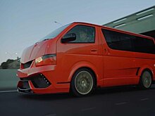 Этот экземпляр Toyota Hiace оснащен двигателем V12 с двойным турбонаддувом