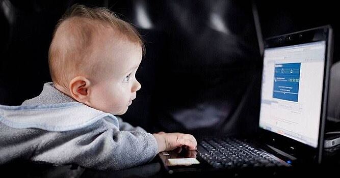 Веб-дизайнер назвал сына HTML и это не единственное странное имя в семье