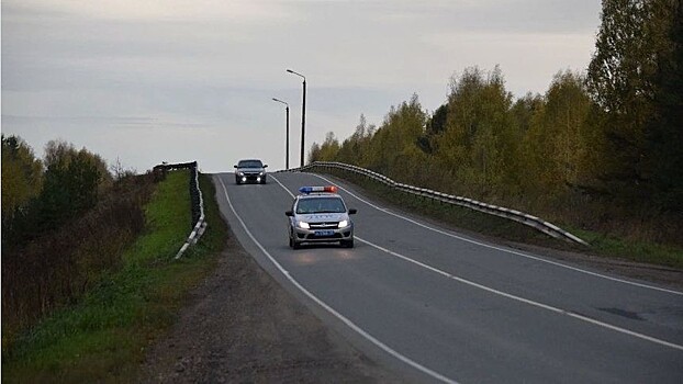 ГИБДД рекомендует водителям быть предельно внимательными на загородных трассах