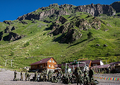 Участники всеармейского конкурса «Эльбрусское кольцо» совершат десантирование в районе горы Эльбрус