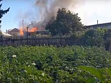 Бродяги случайно сожгли старый чужой дом в Бердске