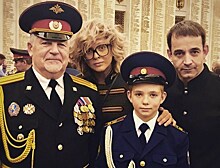 Дмитрий Певцов показал, как провожает сына в кадетское училище