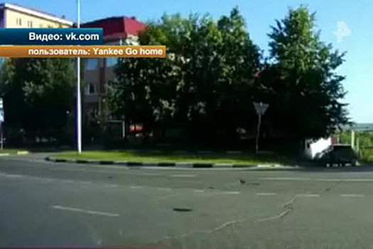 Жесткое ДТП с мотоциклом и машиной в Москве попало на видео