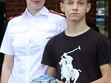 Саратовские следователи навестили чудом уцелевшего в ДТП сироту
