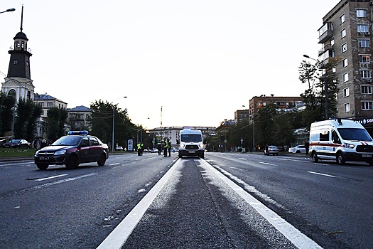 Дептранс: в Москве после атаки дронов перекрыли Комсомольский проспект в сторону области