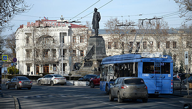 Табу на проезд и парковку: где и когда в Севастополе ограничат движение