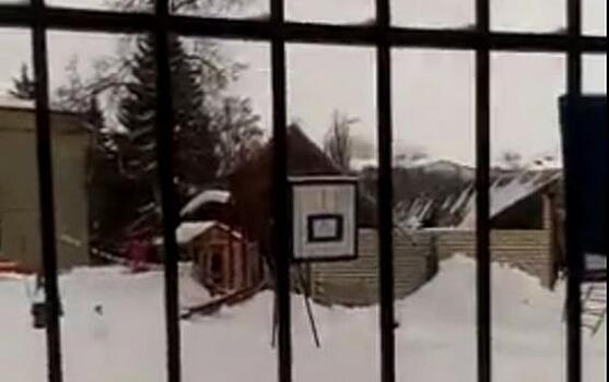 В курском детсаду обрушилась веранда
