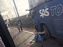 Пассажирский автобус попал в массовую аварию под Краснодаром, из-за столкновения с КамАЗ образовалась пробка