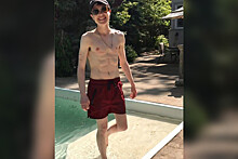 Эллиот Пейдж показал фото в купальных шортах после удаления груди