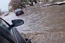 В городах Поволжья из-за дождей и снега затопило улицы