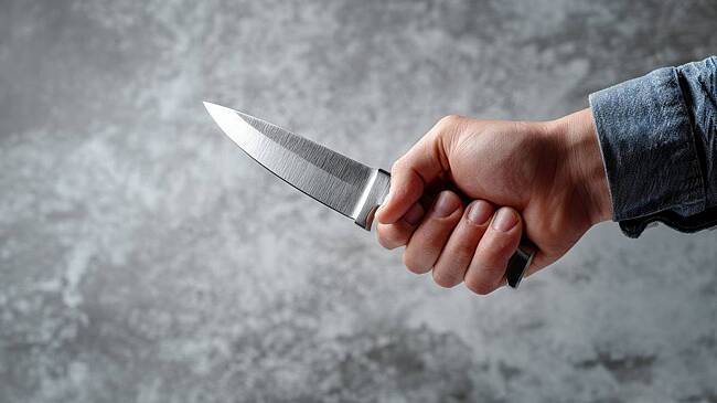 Россиянин украл деревянную рогатку и угрожал продавцам ножом