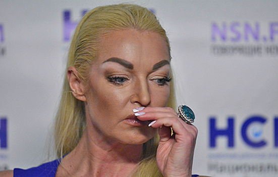 Убитая горем Волочкова рвется к телу главного мужчины в ее жизни: "Пустите меня к гробу"