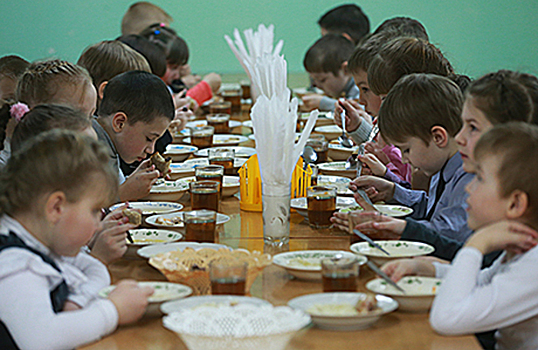 В школьных обедах нашли коррупцию