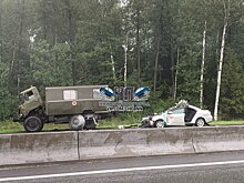 Трое погибших и трое раненных: на трассе под Володарском иномарка врезалась в два грузовика