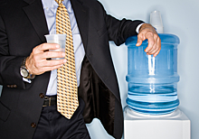 Почему пить воду из кулера опасно: объясняет эксперт