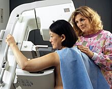 С какого возраста девушке стоит регулярно посещать маммолога и почему
