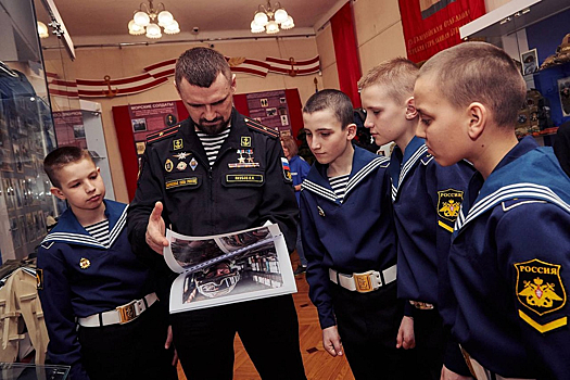 Герой России, командир группы тяжелых снайперов «Ярый» принял участие в открытии уникальной выставки в музее Тихоокеанского флота