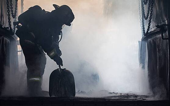 Уборщицы спасли женщину из горящего здания с помощью метел
