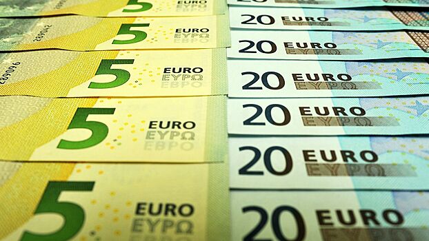 Банкноты в 20 евро покроют лаком для долговечности