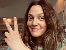 Дрю Бэрримор рассказала, как получила важный родительский совет от отца-гея