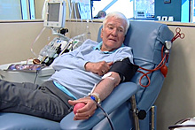 Мужчина cдал 303 литра крови и спас 1920 жизней