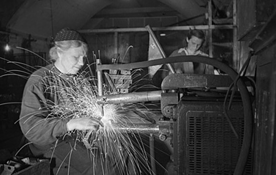 Десять норм за смену: как работали миллионы тыловиков ради Победы