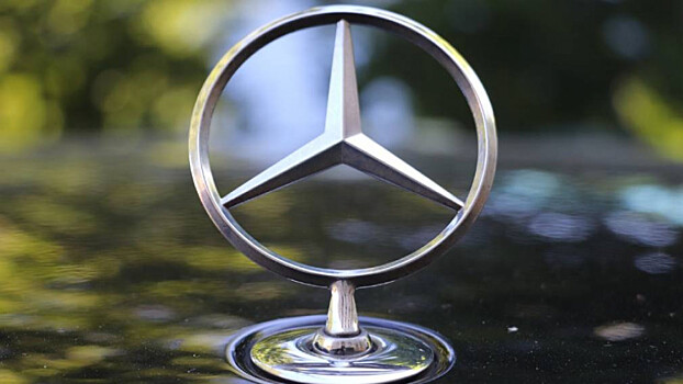 Десятилетний Mercedes-Benz SLS AMG в Москве продают за 16,7 млн рублей