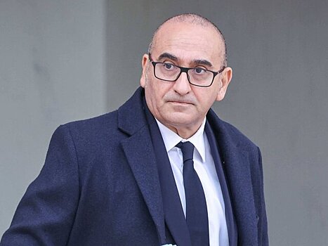 Глава МВД Франции объявил о расследовании после наезда машины на людей