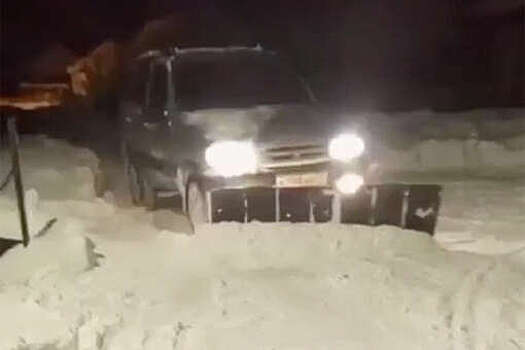 В Нижегородской области автовладелец оборудовал свою машину отвалом для уборки снега