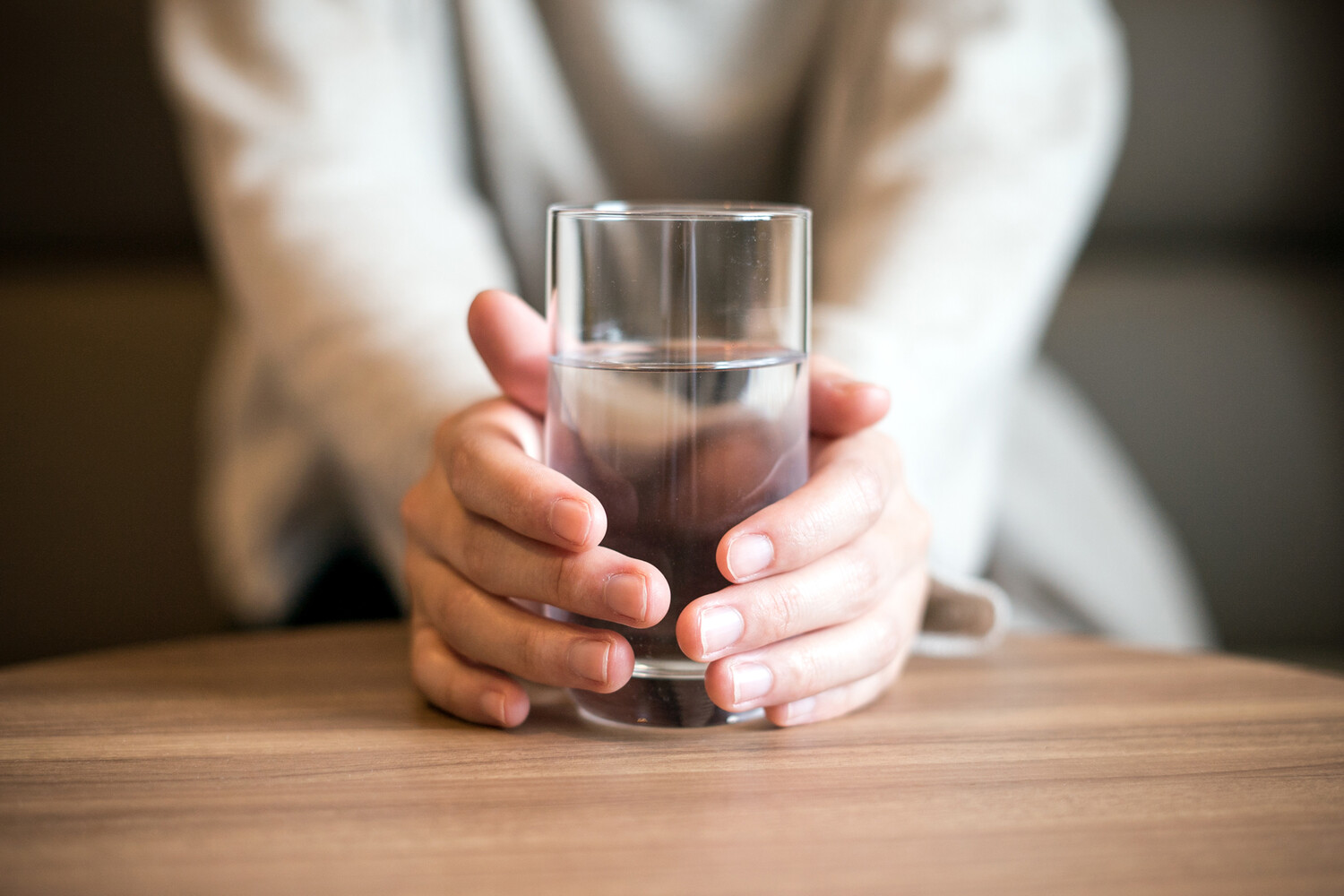 SHOT: москвичка отравилась минералкой в люксовом отеле Петербурга