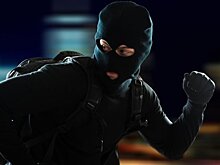В Новосибирске неизвестный в маске и с пистолетом ограбил банк
