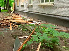 Компания ПИК начала сносить дом, в котором еще живут люди