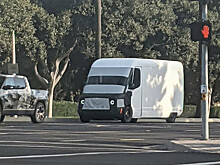 Прототип электрического фургона Rivian для Amazon попал в объективы