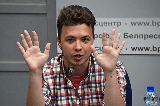 "Это смешно": Протасевич объяснил раны на руках