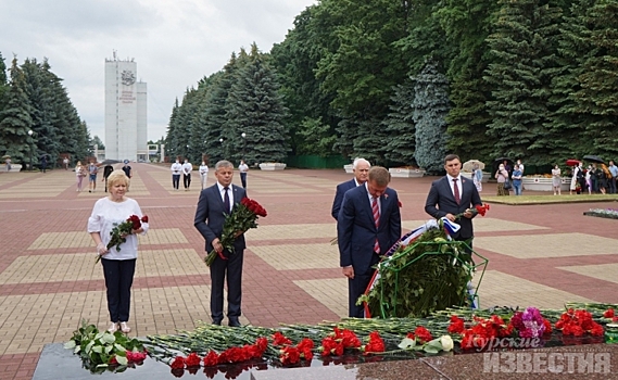 В Курске в День памяти и скорби состоялось возложение цветов