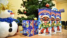 500 новогодних подарков передал бизнес нуждающимся детям в Вологде