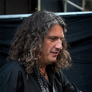 Зеленский вспомнил Кузьму Скрябина и спровоцировал сразу два скандала