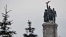Посольство России в Софии возмутилось порчей памятника Советской армии