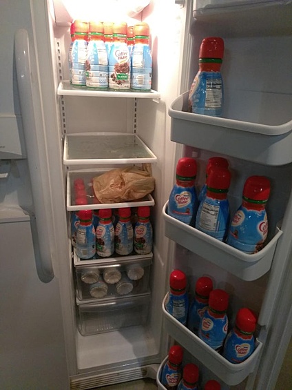 «Полный холодильник фруктово-молочного коктейля».
