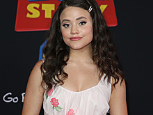 Звезда новых «Зачарованных» обидела актрис старого сериала