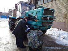 В Мценске прошел техосмотр трактор-старичок