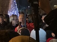 ОМОН пытался разогнать сход граждан против платных парковок