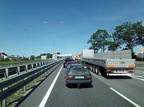 Из-за ремонтных работ в районе кардиоцентра собралась многокилометровая пробка