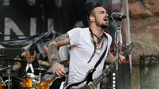 Главное за неделю: возвращение Адама Гонтье в группу Three Days Grace, новый проект Скриптонита и объявление Эминема