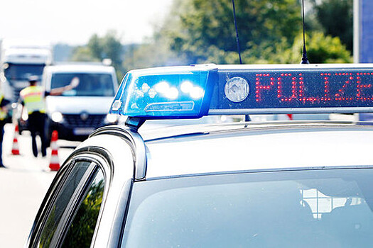 NGZ: два человека погибли при падении самолета на дом в немецком Коршенбройхе