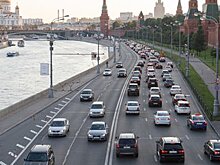 Загруженность столичных дорог оценивается в девять баллов